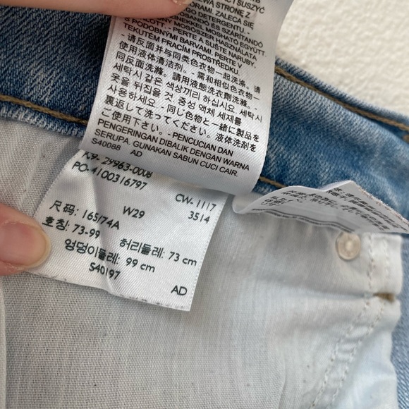 Levi’s - Mid-Rise Cutoff Women’s Jean Shorts - Picture 4 of 4